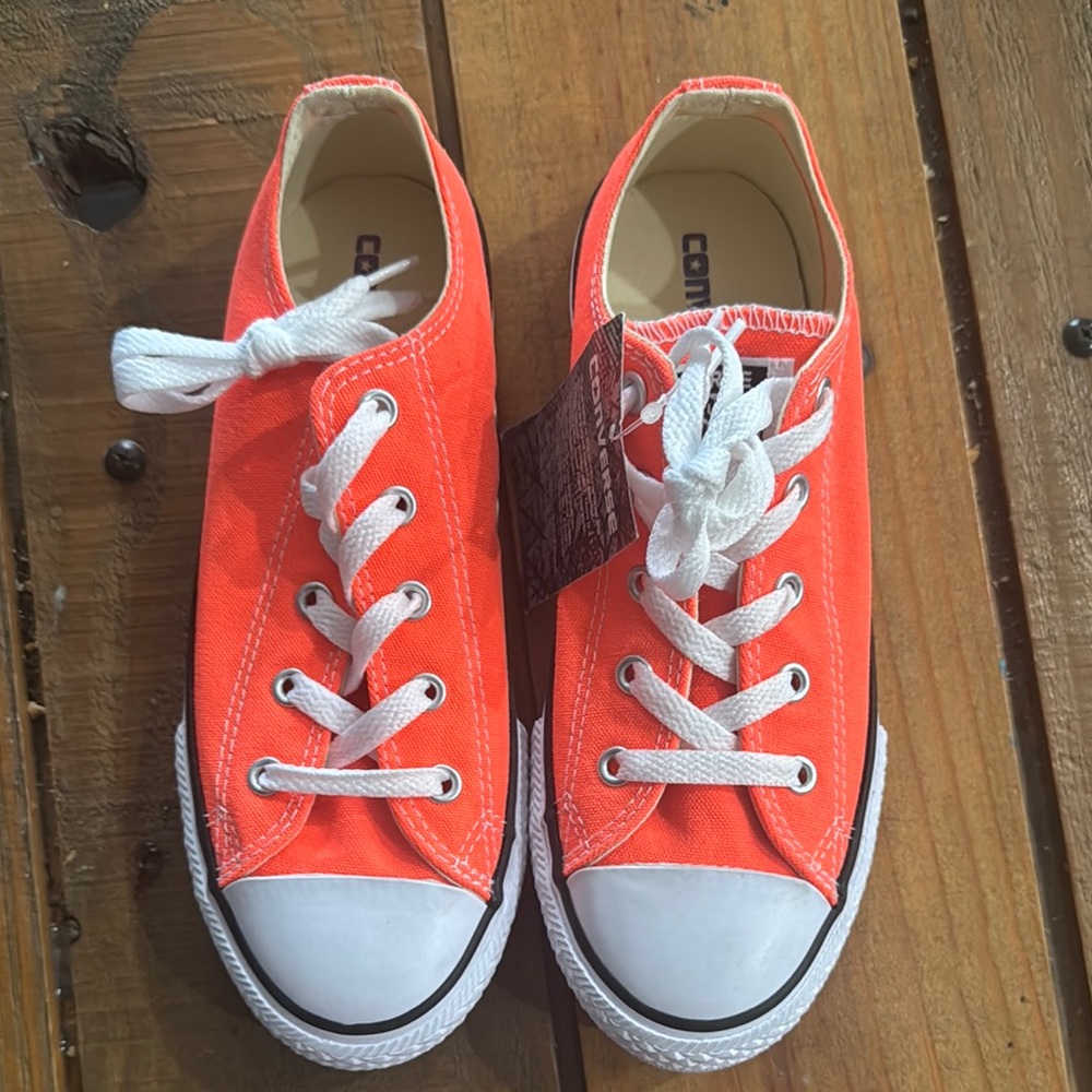 Converse Kids' Orange Sneakers NEW SIZE 2 neon orange AMAZING COLOR!